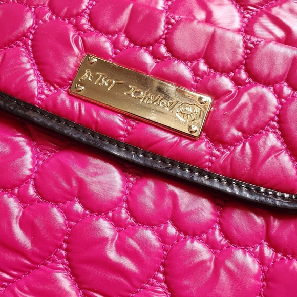 NWOT Betsey Johnson hot pink, red & black quilted hearts crossbody bag. - Picture 2 of 16
